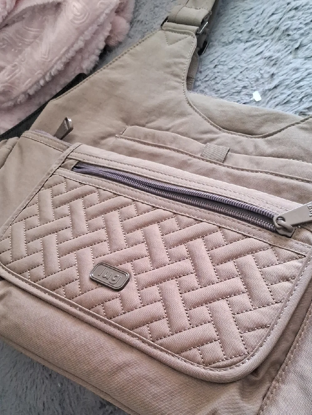 Lug Quilted Toiletry Bag in Taupe/Excellent Condition🎉🎉🎉🎉🎉